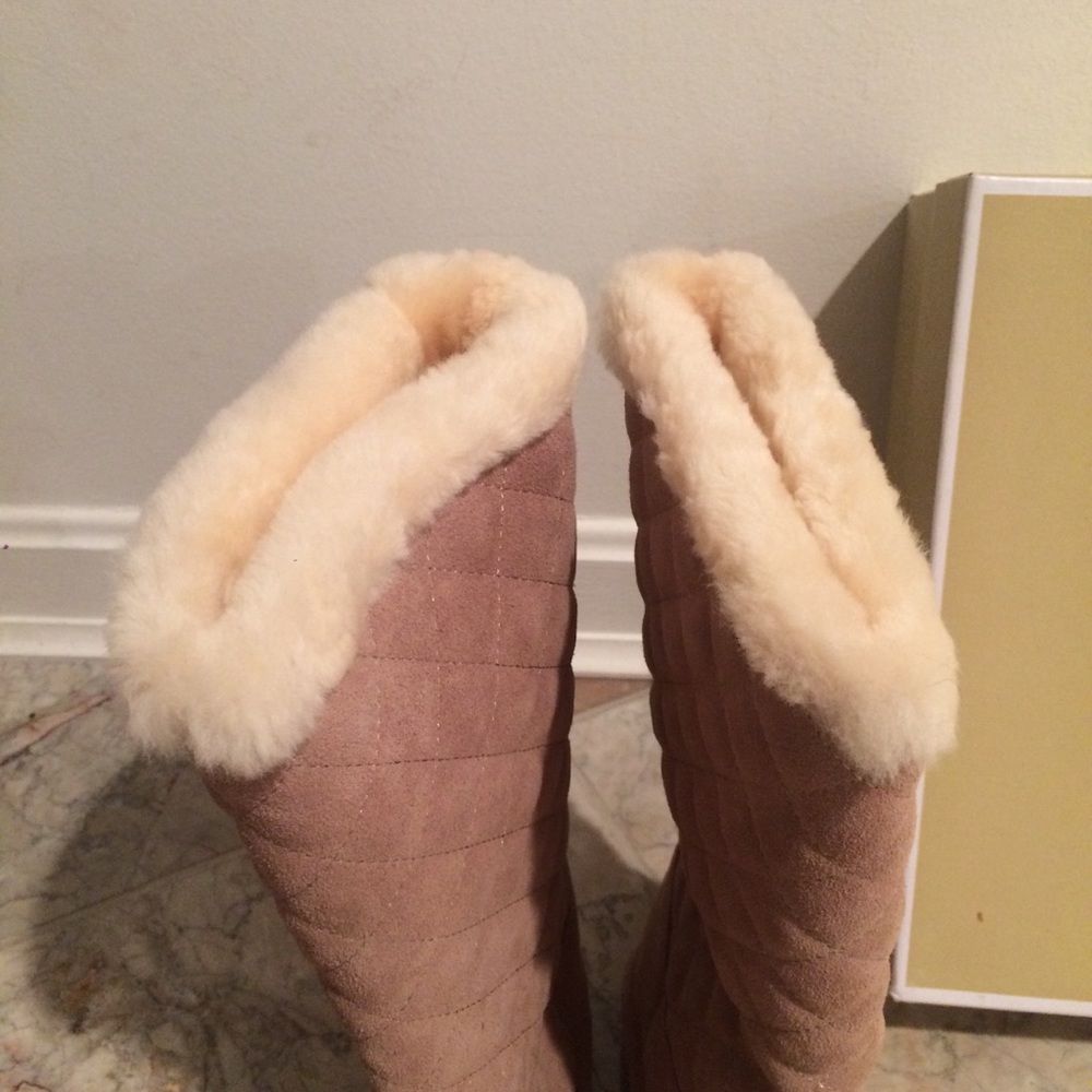 Sandy Quilted Suede Fur Cold Weather Boots - Picture 8 of 16